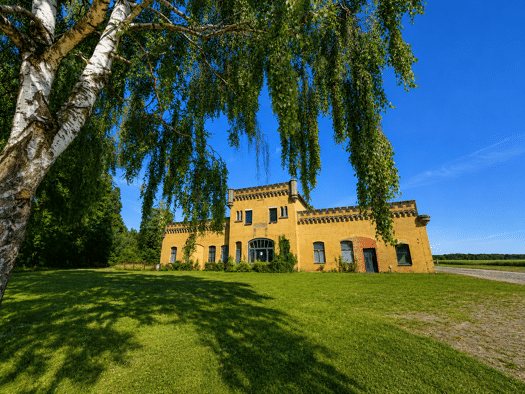 Immobilie zum Kauf 299.000 € 5 Zimmer 230 m² 12.200 m² Grundstück frei ab sofort Kastanienallee 1 Neetzow Neetzow-Liepen 17391