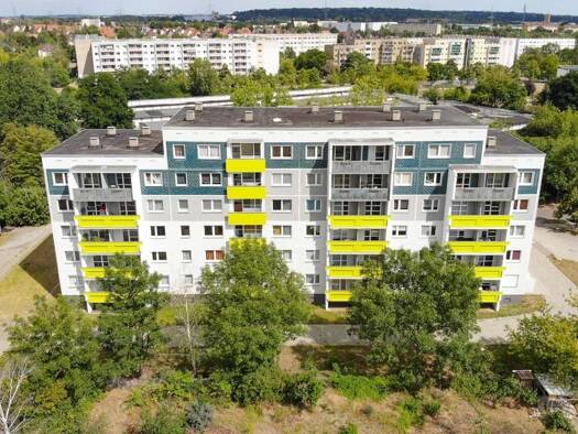 Wohnung zur Miete 244 € 1 Zimmer 32,4 m² 5. Geschoss frei ab 01.10.2026 Genthiner Straße 4 Silberhöhe Süd 06132