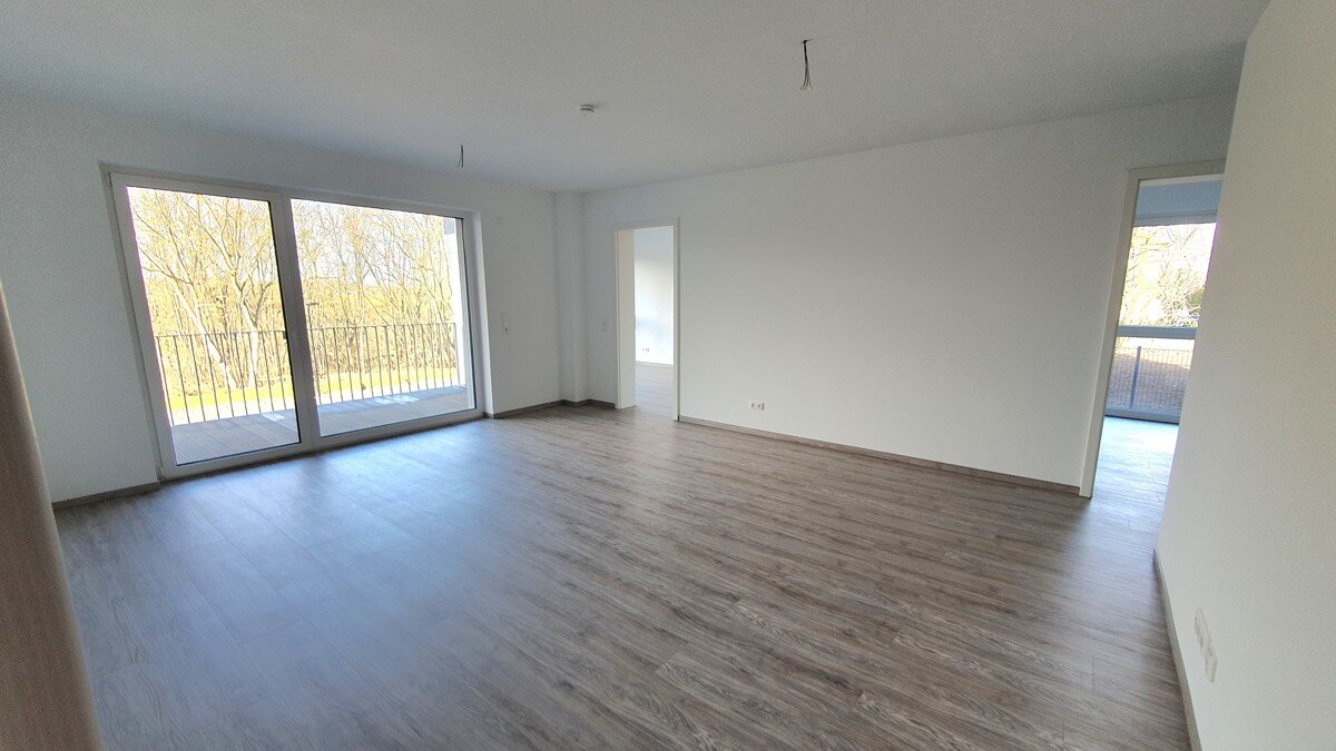 Wohnung zum Kauf 297.900 € 4 Zimmer 108 m²<br/>Wohnfläche 1.<br/>Geschoss ab sofort<br/>Verfügbarkeit Naumburg Naumburg 06618