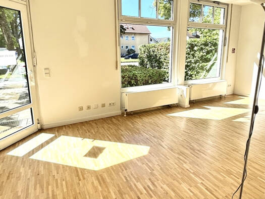 Laden zur Miete 24 € 4 Zimmer Berg am Laim München 81825