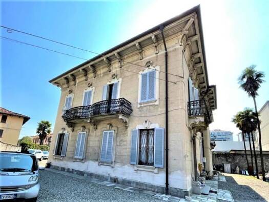 Villa zum Kauf 1.150.000 € 13 Zimmer 450 m² 1.170 m² Grundstück Via Felice Cavallotti Verbania 28921