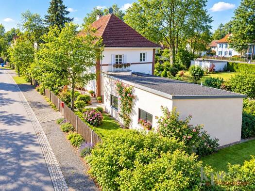Einfamilienhaus zum Kauf 1.560.000 € 8 Zimmer 221 m² 1.241 m² Grundstück frei ab sofort Prof.-Kurt-Huber-Straße 6 Gräfelfing Gräfelfing 82166