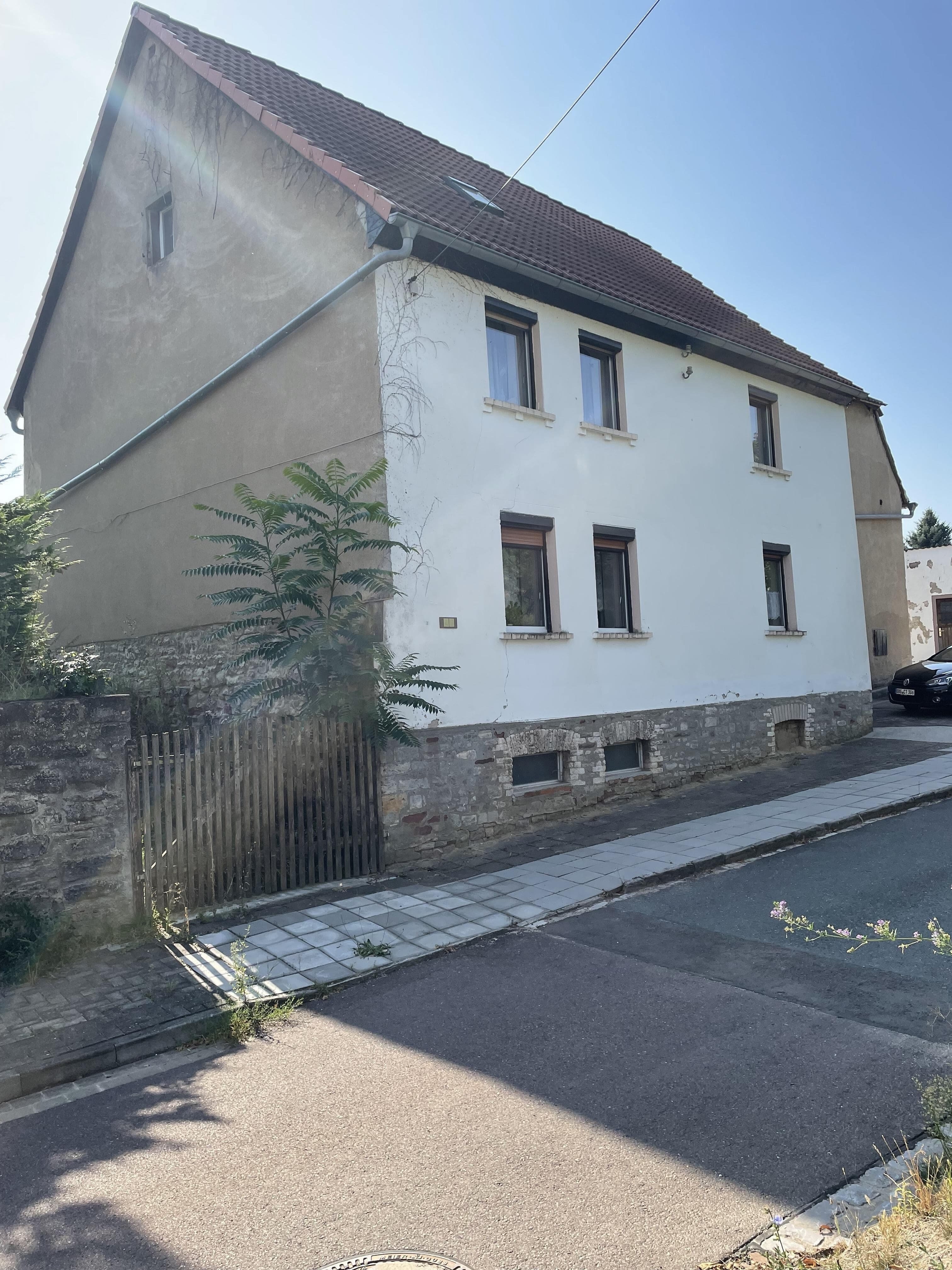 Einfamilienhaus zum Kauf 56.000 € 4 Zimmer 160 m²<br/>Wohnfläche 550 m²<br/>Grundstück Strenznaundorf Könnern 06420