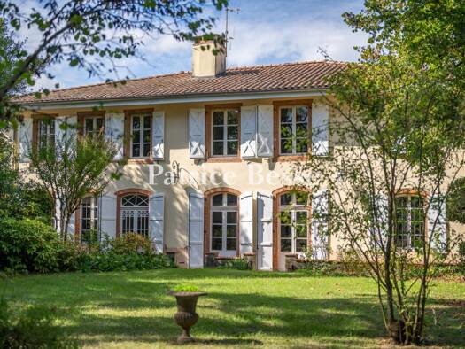 Reihenmittelhaus zum Kauf 498.000 € 8 Zimmer 412 m² 11.832 m² Grundstück Saint-Nicolas-de-la-Grave 82210