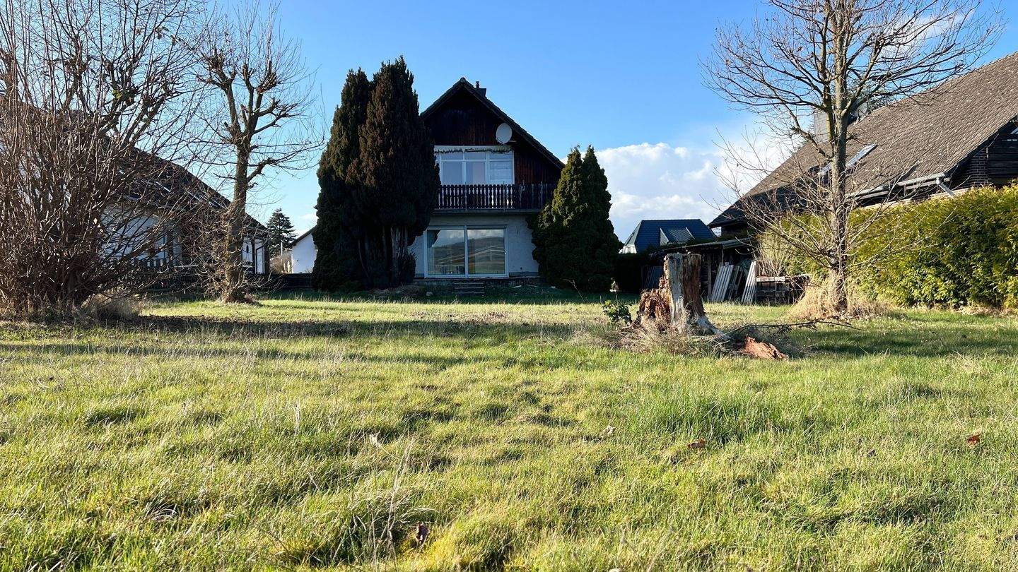 Immobilie in Lohfelden - Großzügiges Ein- bis Zweifamilienhaus mit vielseitigem Energiekonzept - Bild 2