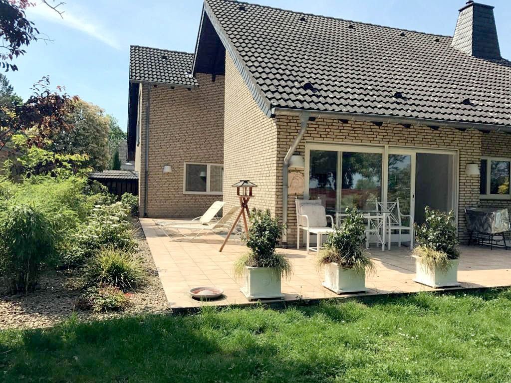 Einfamilienhaus zum Kauf provisionsfrei 915.900 € 6 Zimmer 213 m²<br/>Wohnfläche 640 m²<br/>Grundstück Geyen Pulheim 50259