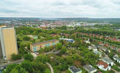 Wohnung zur Miete 251 € 2 Zimmer 50,7 m² 14. Geschoss Atelierstraße 3 Datzeberg Neubrandenburg 17034