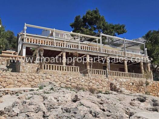 Haus zum Kauf 3.500.000 € 15 Zimmer 600 m² Hvar