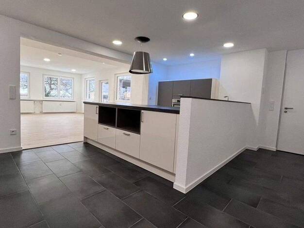 Doppelhaushälfte zur Miete 1.750 € 5,5 Zimmer 173 m² 320 m² Grundstück frei ab 01.04.2026 Weilheim 79809