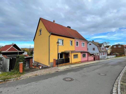 Doppelhaushälfte zum Kauf provisionsfrei 110.000 € 5 Zimmer 170 m² 322 m² Grundstück Naundorf Teuchern 06682