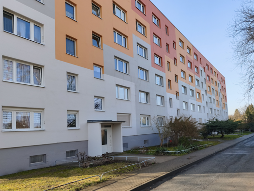 Wohnung zur Miete 318 € 3 Zimmer 62,4 m² 3. Geschoss frei ab 01.04.2026 Dietrich-Bonhoeffer-Straße 43 Zeitz 06712