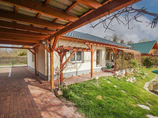 Einfamilienhaus zur Miete 1.750 € 3 Zimmer 75 m² 858 m² Grundstück Ketzin 14669