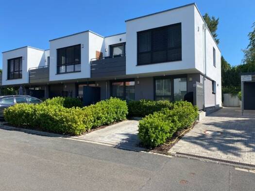 Wohnung zur Miete 980 € 3 Zimmer 77 m² Geschoss 1/2 frei ab 01.06.2026 Hofellernstraße 15 Veitshöchheim 97209