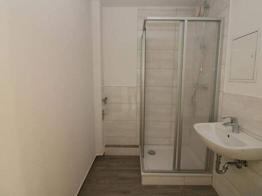 Wohnung zur Miete 379 € 2 Zimmer 53,9 m² 5. Geschoss Paul-Müller-Straße 16 Freiberg 09599