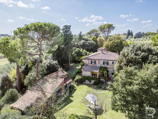 Haus zum Kauf 750.000 € 4 Zimmer 500 m² 15.000 m² Grundstück frei ab sofort Foiano della Chiana