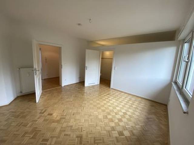 Wohnung zur Miete 700 € 4 Zimmer 135 m²<br/>Wohnfläche ab sofort<br/>Verfügbarkeit Frankfurter Straße Ledermuseum Offenbach am Main 63067