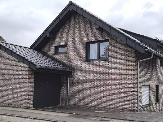 Einfamilienhaus zum Kauf provisionsfrei 680.000 € 7 Zimmer 190 m² 942 m² Grundstück Bergneustadt 51702