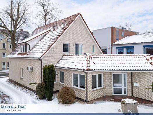 Haus zum Kauf 449.000 € 4 Zimmer 111,3 m² 704 m² Grundstück Westerstede 26655