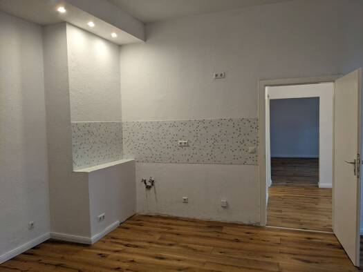 Wohnung zur Miete 610 € 3,5 Zimmer 111 m² Geschoss 1/4 frei ab 01.01.2026 Hildburghausen 98646