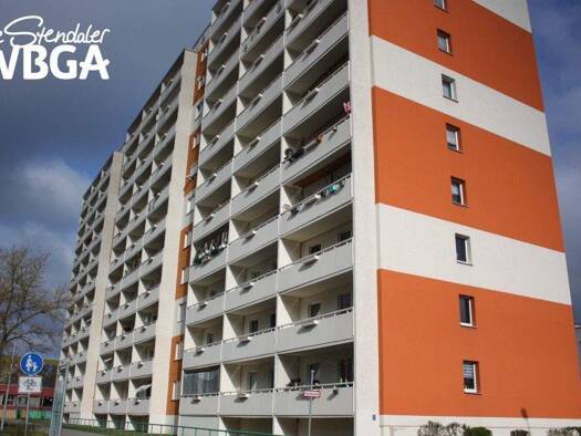 Wohnung zur Miete 596 € 2 Zimmer 76,4 m² 4. Geschoss Dr.-Kurt-Schumacher-Straße 15 b Stendal 39576