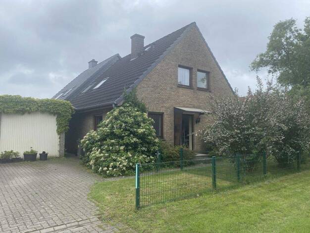 Einfamilienhaus zum Kauf provisionsfrei 393.000 € 8 Zimmer 192 m² 1.098 m² Grundstück Stöckse 31638