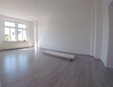 Wohnung zur Miete 400 € 3 Zimmer 75 m² 1. Geschoss frei ab sofort Döbeln Döbeln 04720