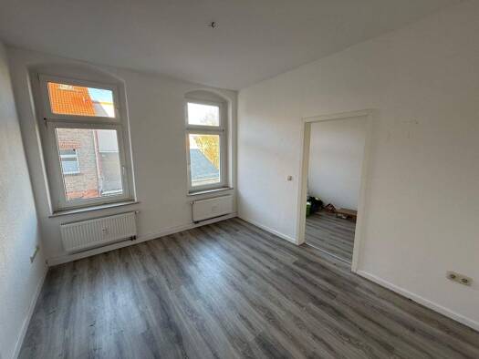 Studio zur Miete 250 € 3 Zimmer 37,4 m² 2. Geschoss Max-Pechstein-Straße 16 Innenstadt Zwickau 08056