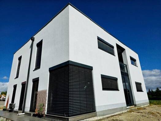 Einfamilienhaus zum Kauf 745.000 € 5 Zimmer 220 m² 900 m² Grundstück frei ab sofort Niedernissa Erfurt 99099