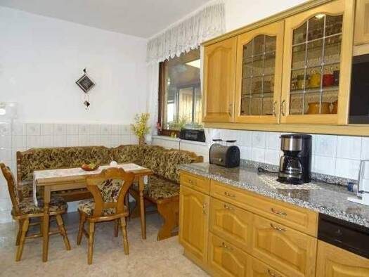 Wohnung zur Miete 540 € 4 Zimmer 105 m² 1. Geschoss frei ab sofort Auma Auma-Weidatal 07955