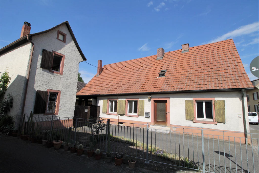 Haus zum Kauf 410.000 € 7 Zimmer 150 m²<br/>Wohnfläche 733 m²<br/>Grundstück Müllheim Müllheim 79379