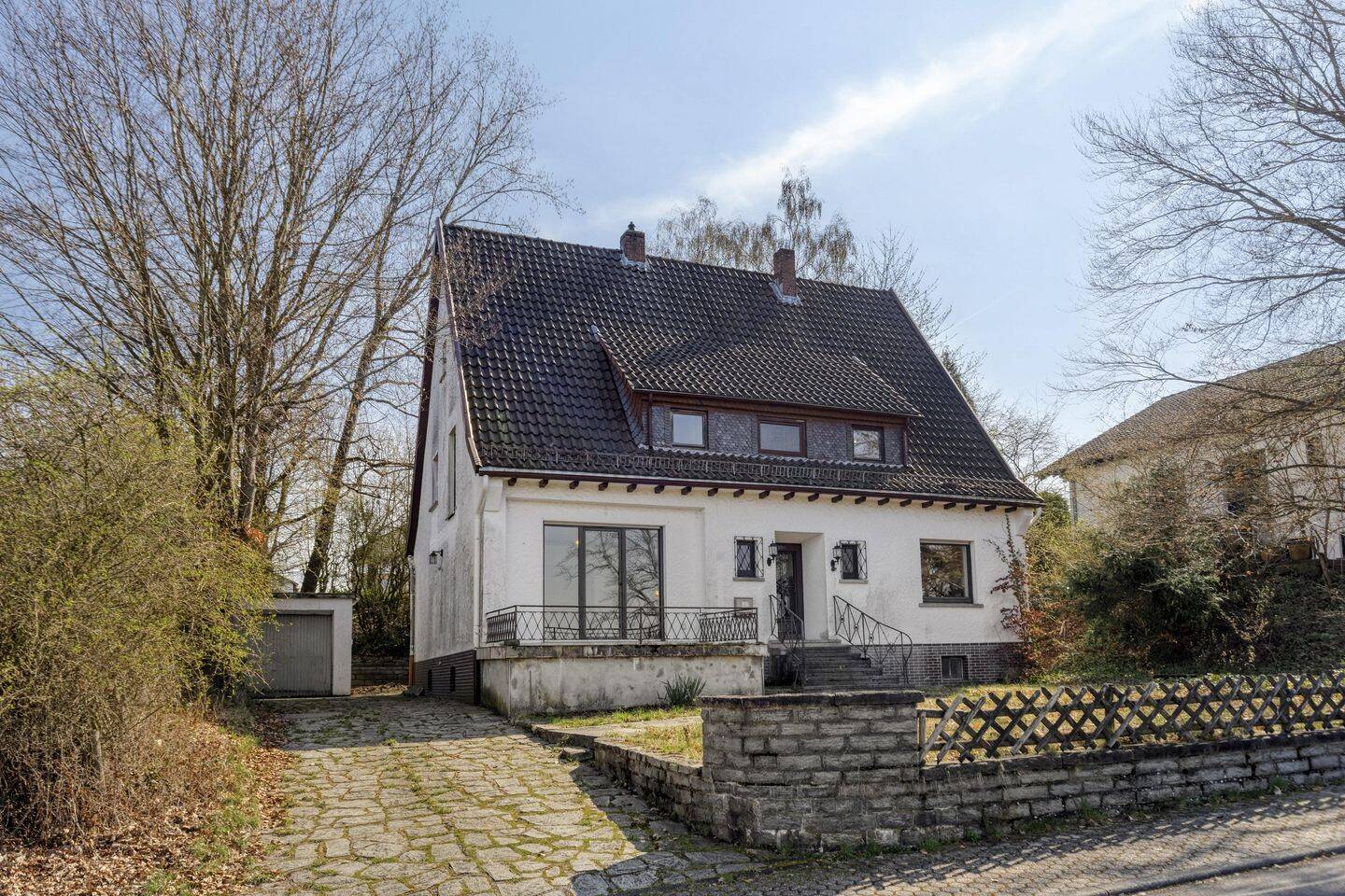 Immobilie in Mogendorf - Solides Haus mit großem Garten in Aussichtslage ! - Bild 1