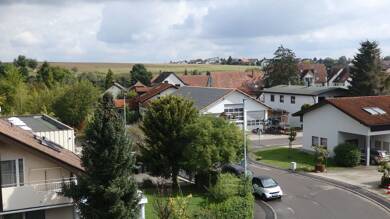 Wohnung zur Miete 1.250 € 4 Zimmer 109 m² 1. Geschoss frei ab sofort Hanns-Klemm-Straße 2 Hildrizhausen 71157