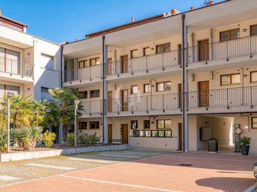 Wohnung zum Kauf 230.000 € 2 Zimmer 36 m² 1. Geschoss San Siro 22010