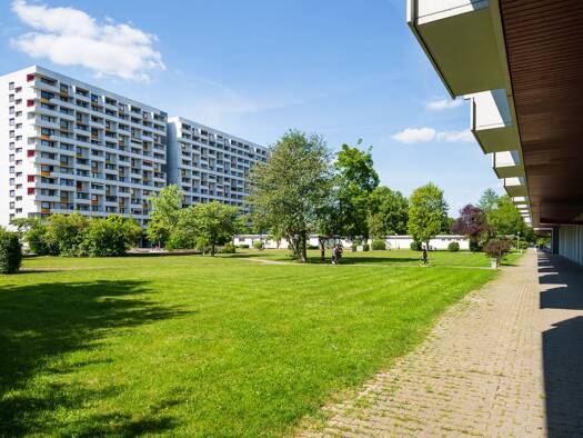 Studio zur Miete 425 € 1 Zimmer 29 m² 11. Geschoss frei ab 01.09.2026 Rostocker Straße 50 Bad Cannstatt Bad Cannstatt 70376