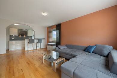 Wohnung zum Kauf 260.000 € 3 Zimmer 66 m² Dachgeschoss, 3. Geschoss Wahlbezirk 08 Bad Homburg vor der Höhe 61350