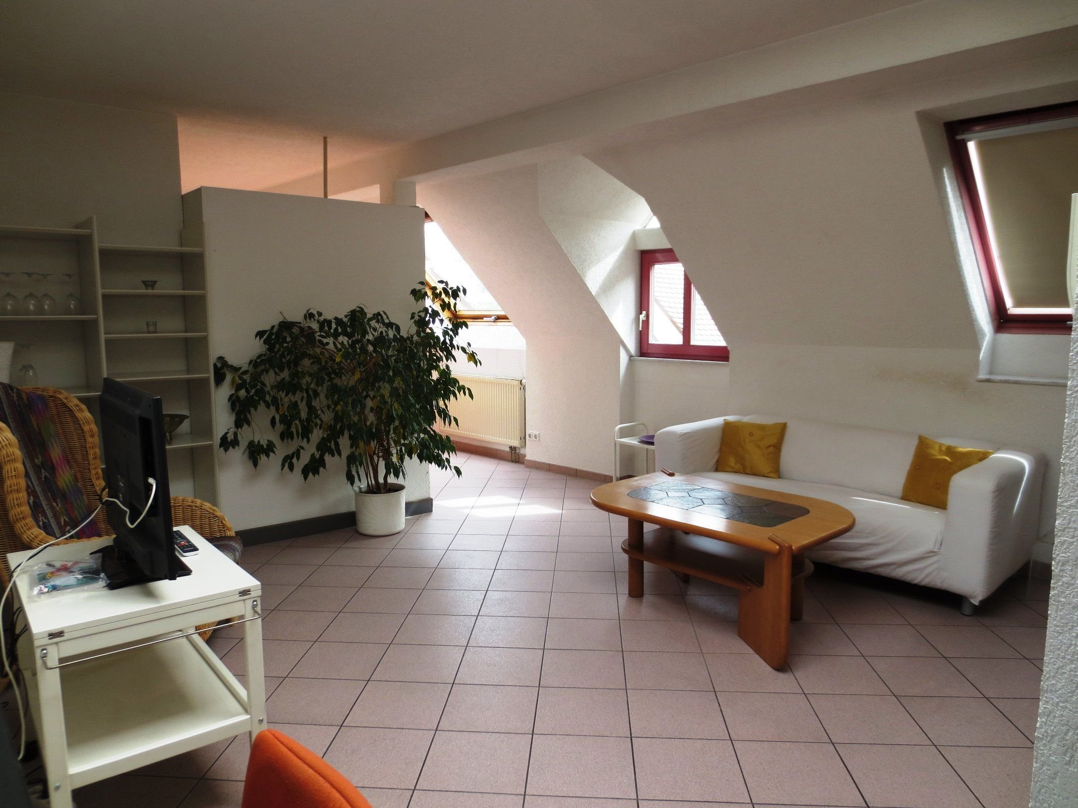 Wohnung zur Miete Wohnen auf Zeit 1.090 € 2 Zimmer 45 m²<br/>Wohnfläche ab sofort<br/>Verfügbarkeit Rathaus Stuttgart 70182