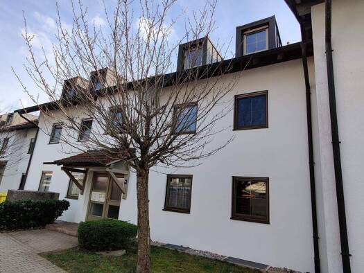 Wohnung zur Miete 520 € 2 Zimmer 68,5 m² 2. Geschoss frei ab sofort Pfarrweg 4 Unterneukirchen 84579