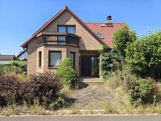 Einfamilienhaus zum Kauf 235.000 € 6 Zimmer 120 m² 551 m² Grundstück frei ab sofort Ackerstraße 32 Meuselwitz Meuselwitz 04610
