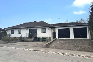 Bungalow zum Kauf 350.000 € 5 Zimmer 123 m² 1.145 m² Grundstück frei ab sofort Donaueschingen Donaueschingen 78166