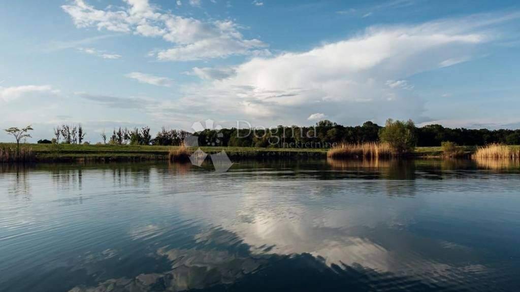 Land-/Forstwirtschaft zum Kauf 2.300.000 € Donji Miholjac