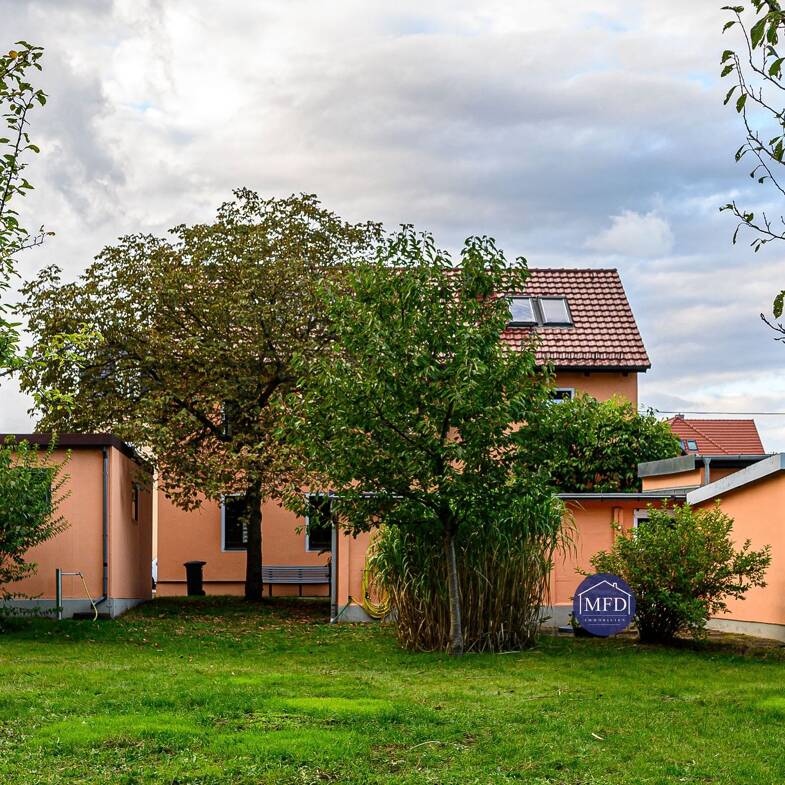 Einfamilienhaus zum Kauf 8 Zimmer 200 m² 989 m² Grundstück Klotzsche Dresden 01109
