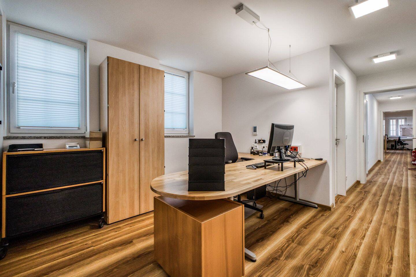 Immobilie in Jugenheim - Heute Büro, morgen Zuhause: Moderne Immobilie mit viel Gestaltungsspielraum * keine Käuferprovision - Bild 3