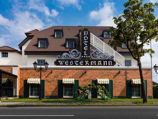 Hotel zum Kauf 3.999.000 € 28 Betten 6.384 m² Grundstück Lette Oelde 59302