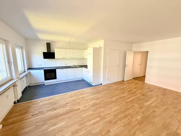 Wohnung zur Miete 980 € 2 Zimmer 75,8 m² 4. Geschoss frei ab sofort Sperberstraße 47 Hummelstein Weiterer Innenstadtgürtel Süd 90461