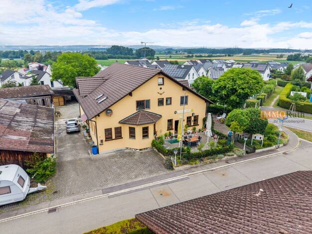 Haus zum Kauf 949.000 € 10,5 Zimmer 630 m² 1.070 m² Grundstück Hausen Singen (Hohentwiel) 78224