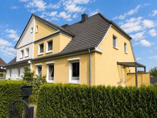 Doppelhaushälfte zum Kauf 239.000 € 4 Zimmer 110 m² 523 m² Grundstück Lehe Lehe 27580