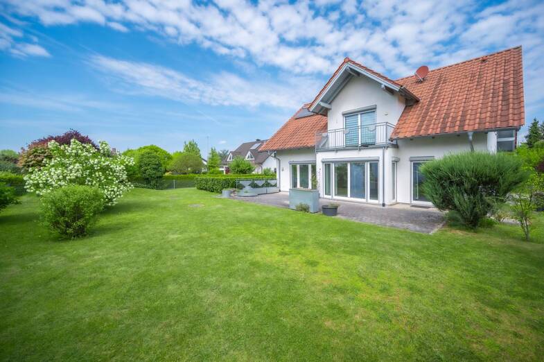 Einfamilienhaus zum Kauf 849.000 € 7 Zimmer 239,5 m² 954 m² Grundstück frei ab sofort Höchstadt Höchstadt 91315