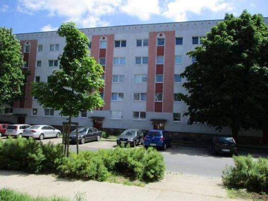 Wohnung zur Miete 320 € 4 Zimmer 76,2 m² Robert-Koch-Straße 32 Oststadt Neubrandenburg 17036