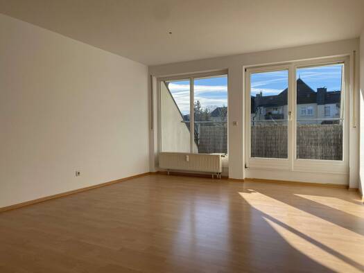 Studio zum Kauf 57.900 € 3 Zimmer 67,5 m² Stauffenbergstraße 16 Auerbach Auerbach/Vogtland 08209