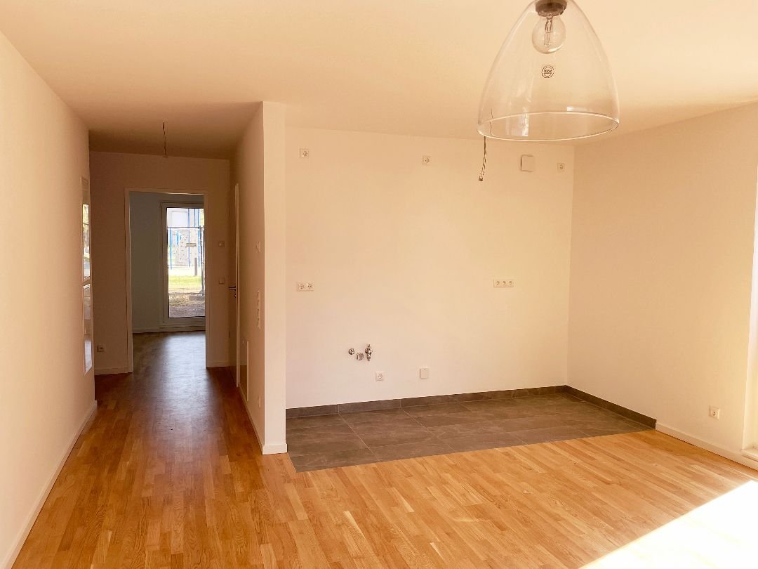 Wohnung zur Miete nur mit Wohnberechtigungsschein 558 € 2 Zimmer 54,7 m²<br/>Wohnfläche EG<br/>Geschoss ab sofort<br/>Verfügbarkeit Hans-Geiger-Str. 39b Rathenau Erlangen 91052